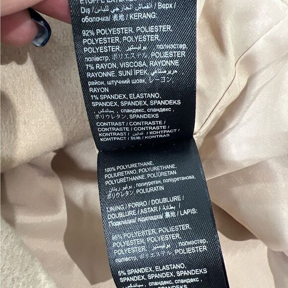 Bebe Marielle Cocoon Chic Beige and Black Wrap Vest Coat Sz Medium NEW - Picture 9 of 10